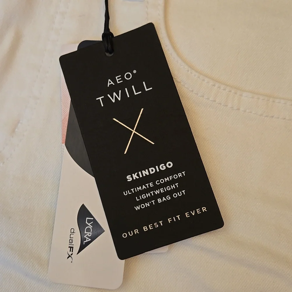 American Eagle Outfitters White Midi Twill Shorts, Womens 6, New With Tags